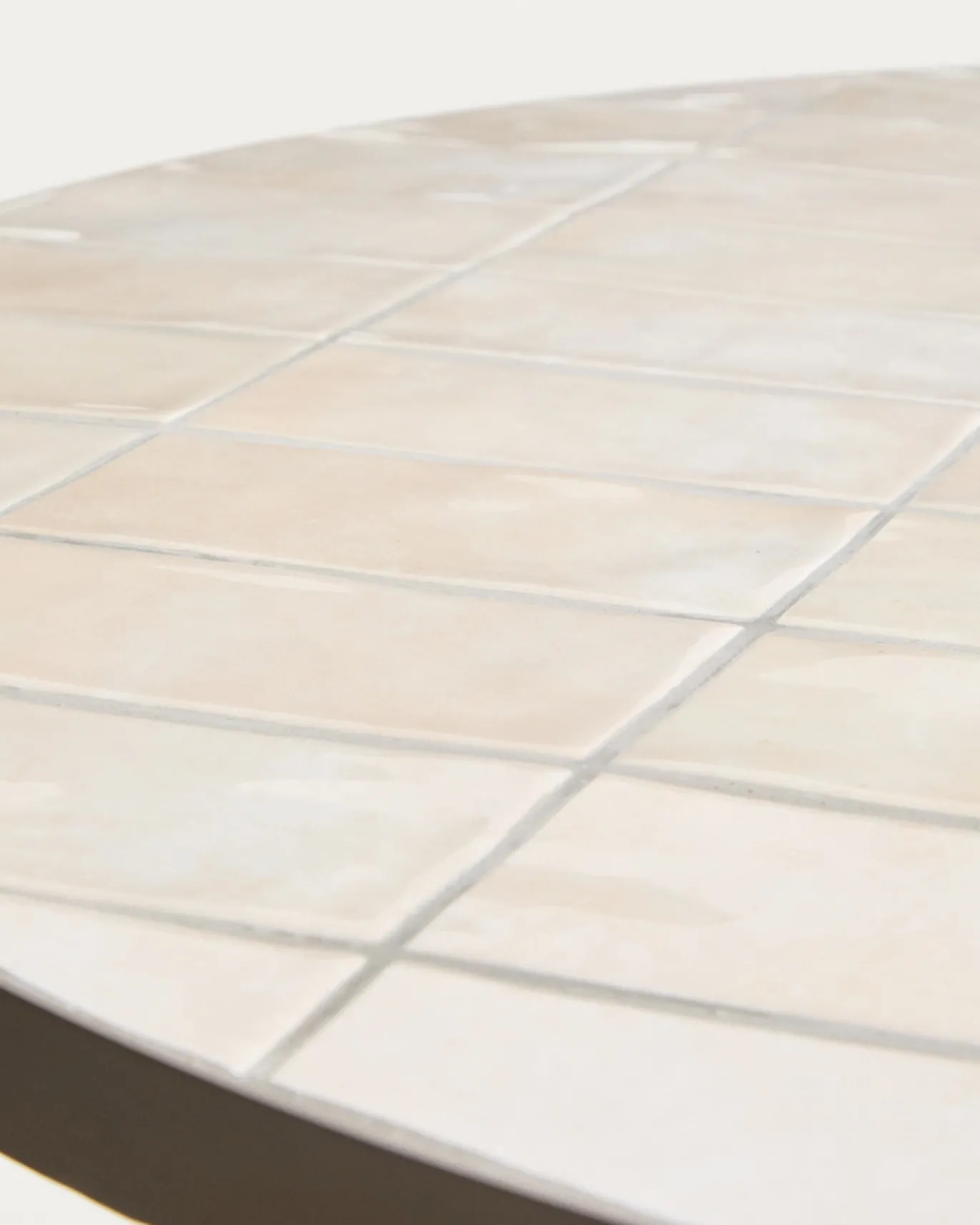 Kave Home Tuintafel Tella Staal Tegels Beige Ø90cm