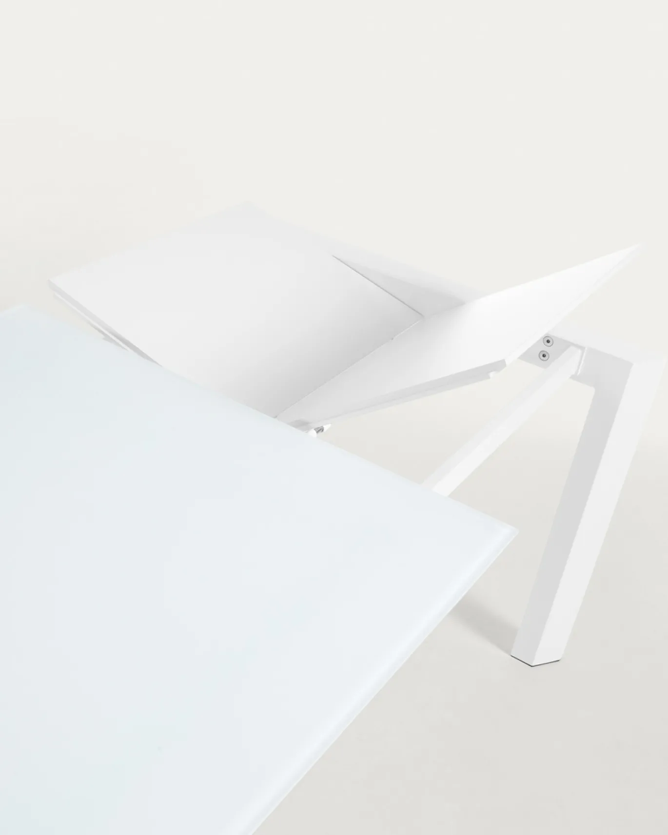 Kave Home Uitschuifbare Tafel Axis Wit Glas 120-180cm