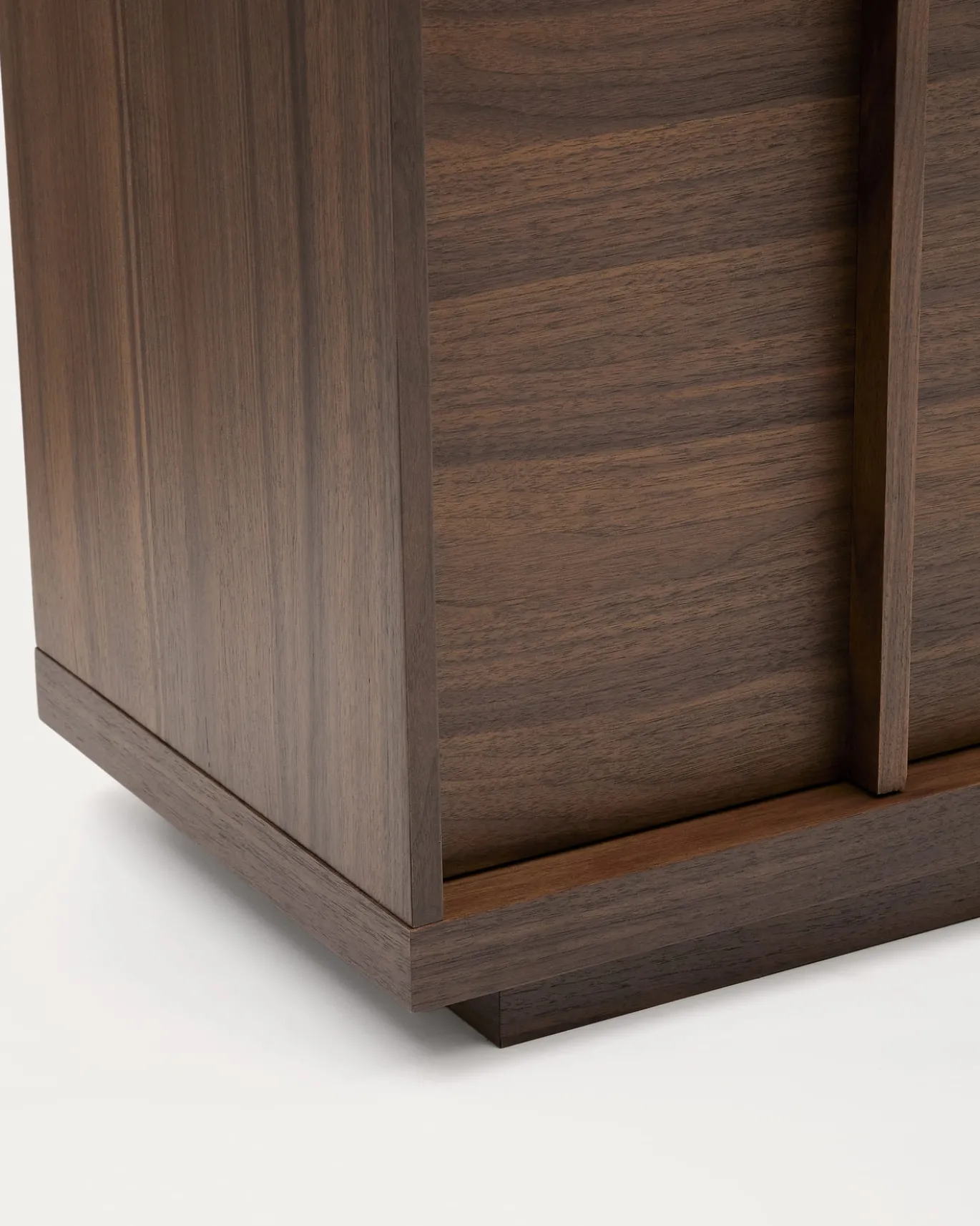 Kave Home Vitrinekast Onix Walnoot 100x170cm