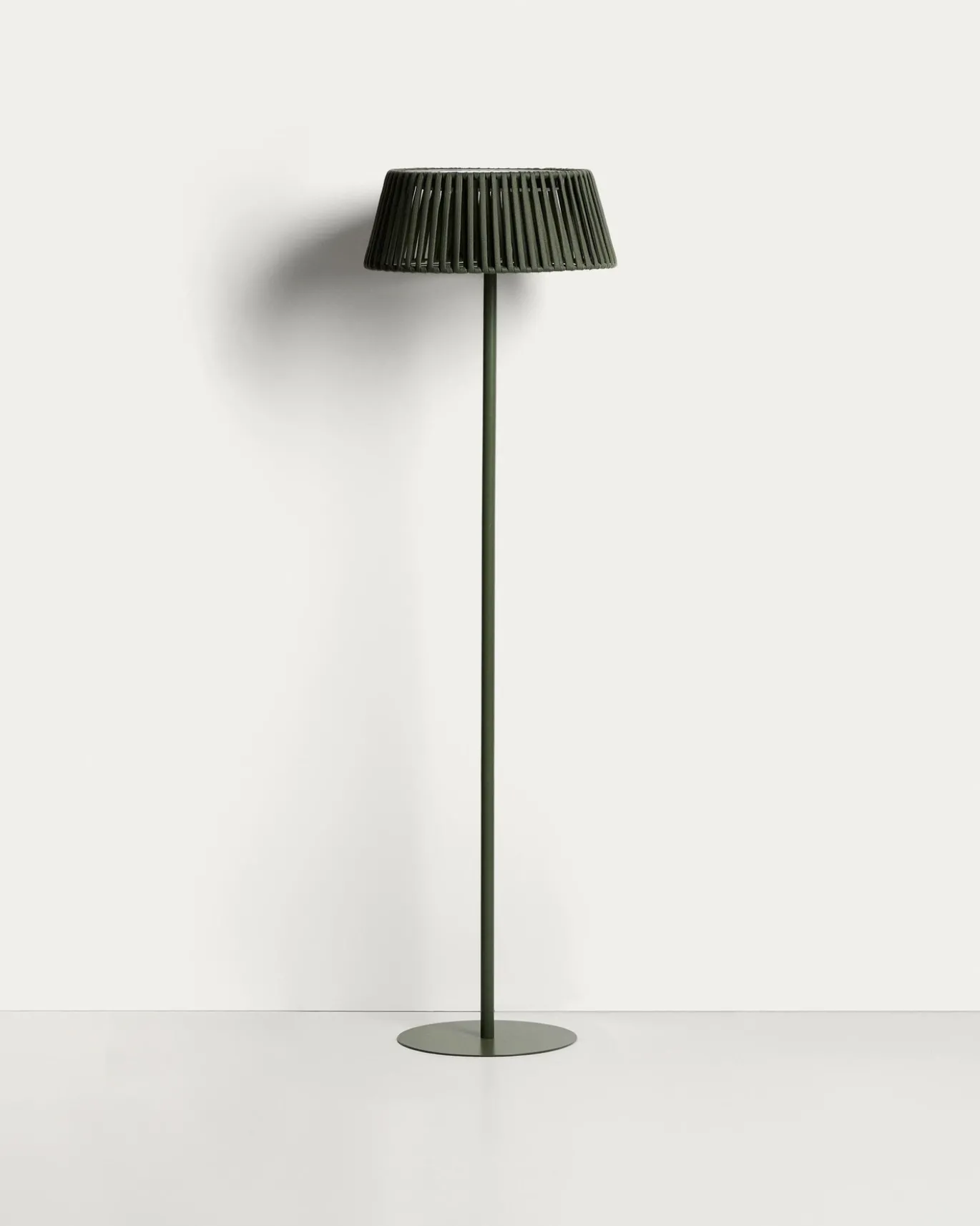 Kave Home Vloerlamp Aldet Outdoor Touw Metaal Groen Ø46cm