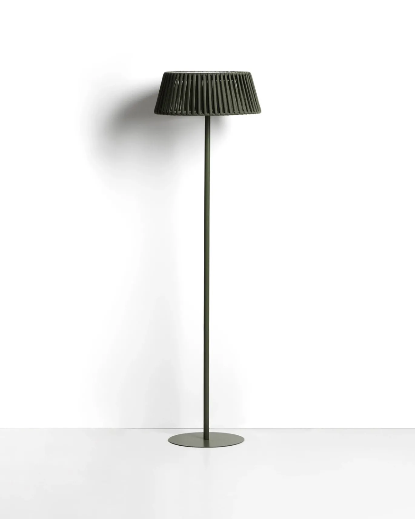 Kave Home Vloerlamp Aldet Outdoor Touw Metaal Groen Ø46cm