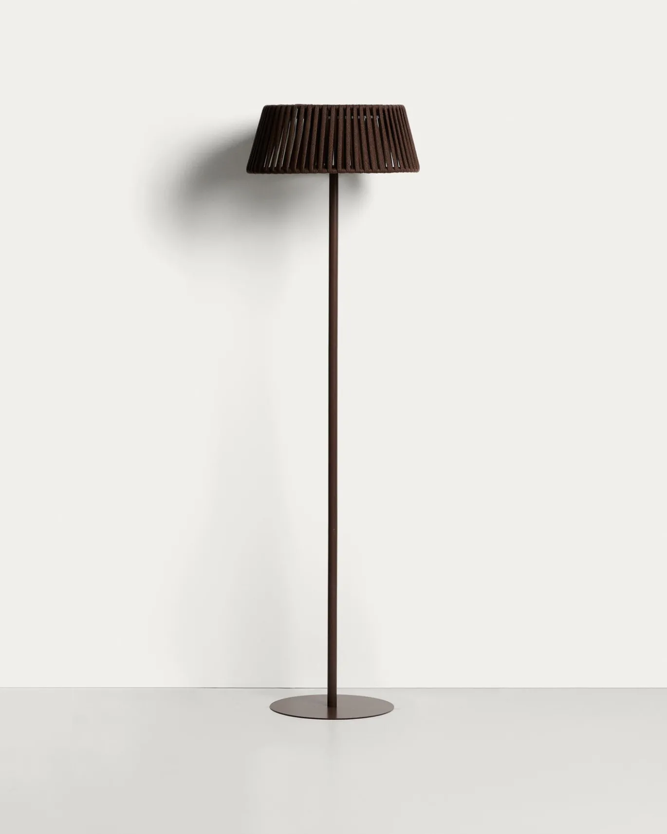 Kave Home Vloerlamp Aldet Outdoor Touw Metaal Bruin Ø46cm