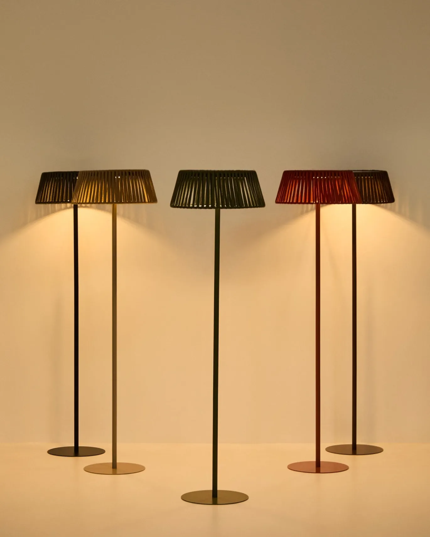 Kave Home Vloerlamp Aldet Outdoor Touw Metaal Terracotta Ø46cm