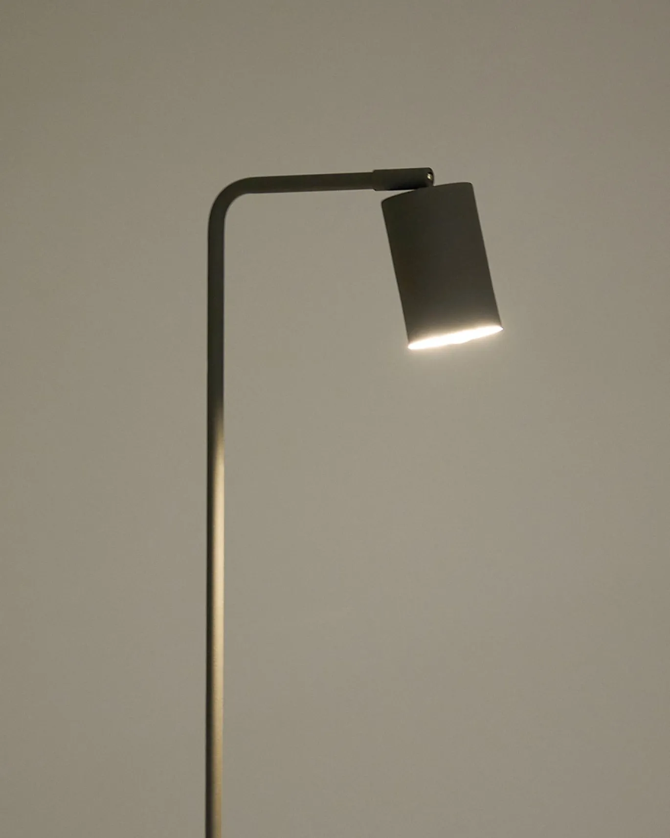 Kave Home Vloerlamp Manie Metaal Zwart