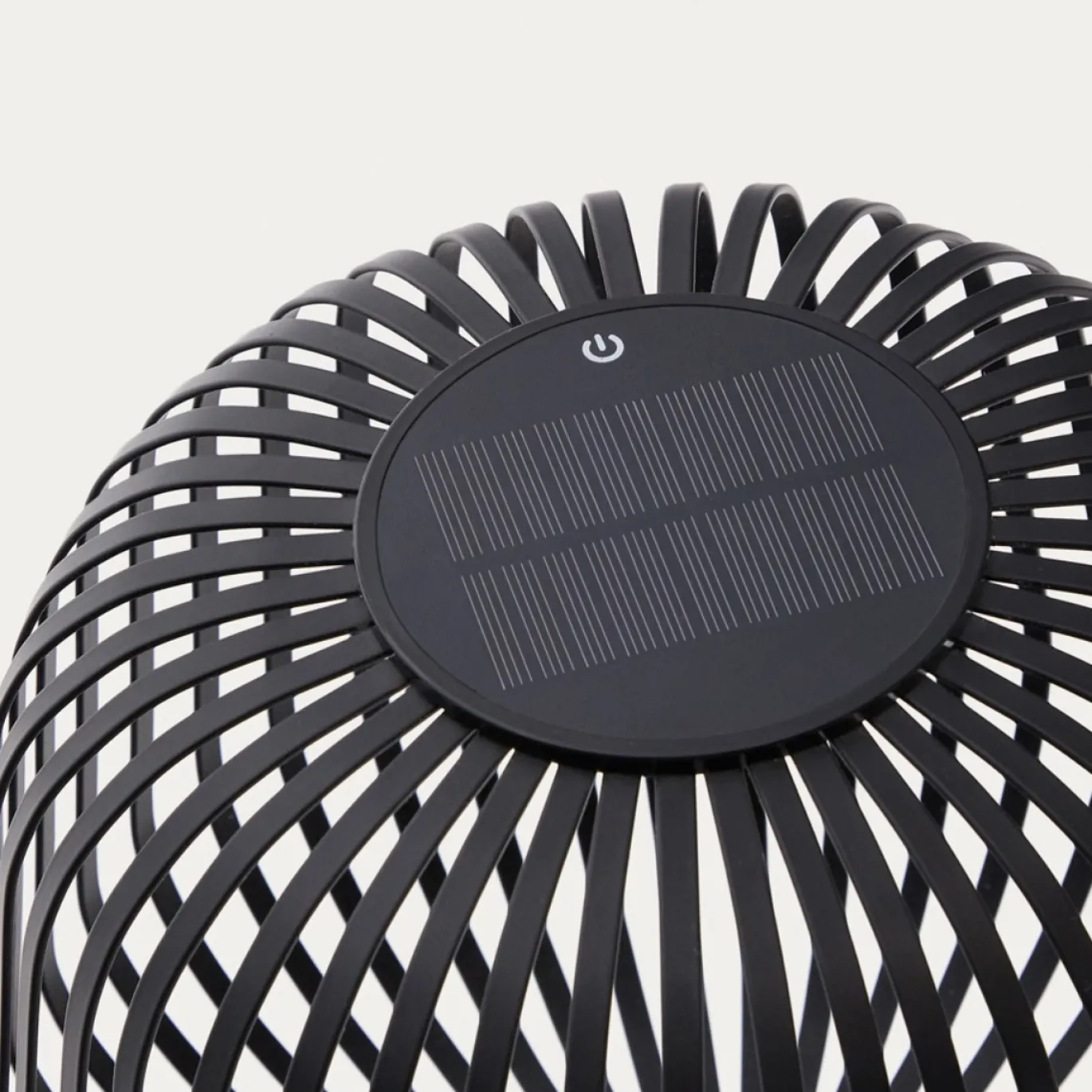 Kave Home Vloerlamp Reiba Zwart op Zonne-Energie
