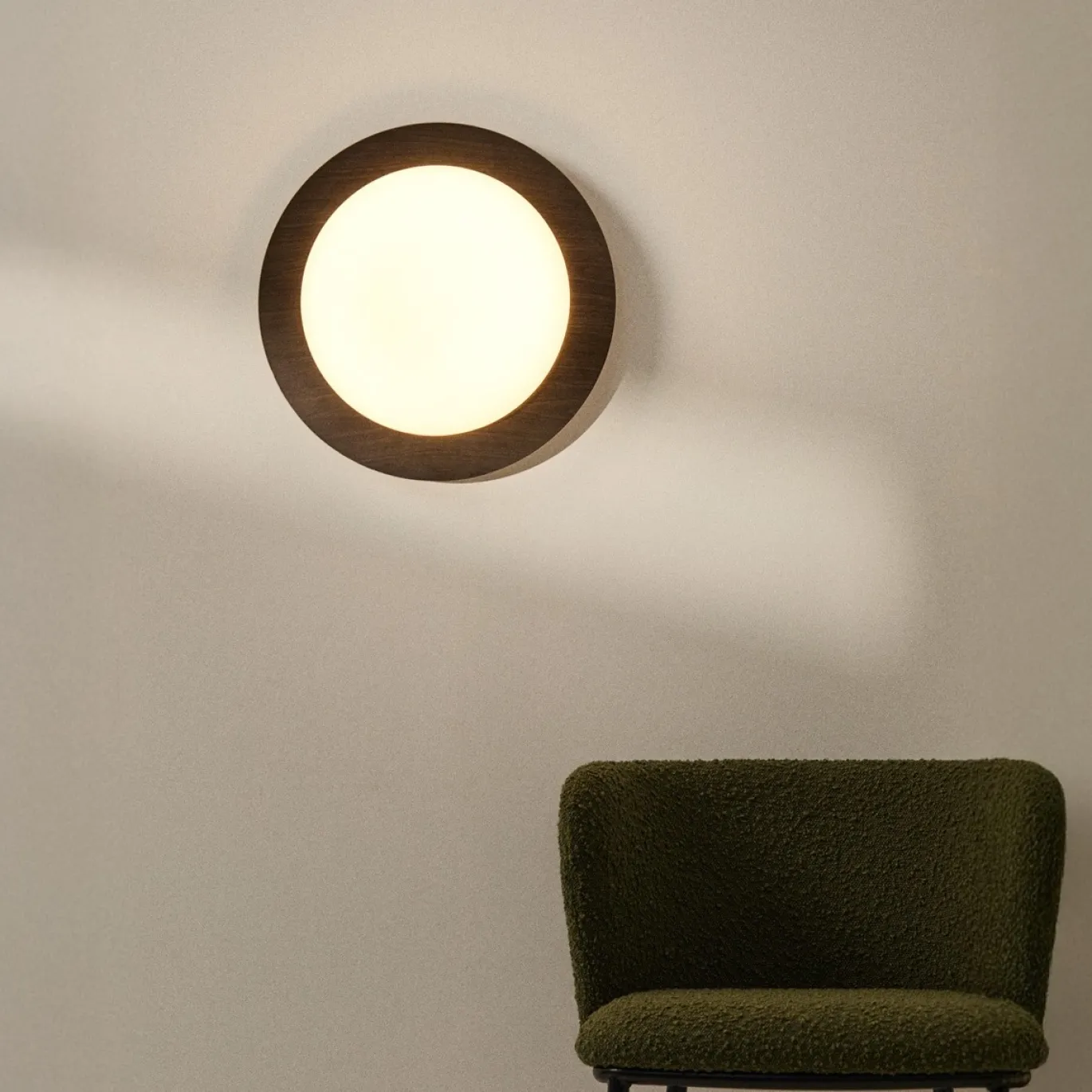 Kave Home Wandlamp Novae Geborsteld RVS Bruin en Gepolijst Glas Ø40cm