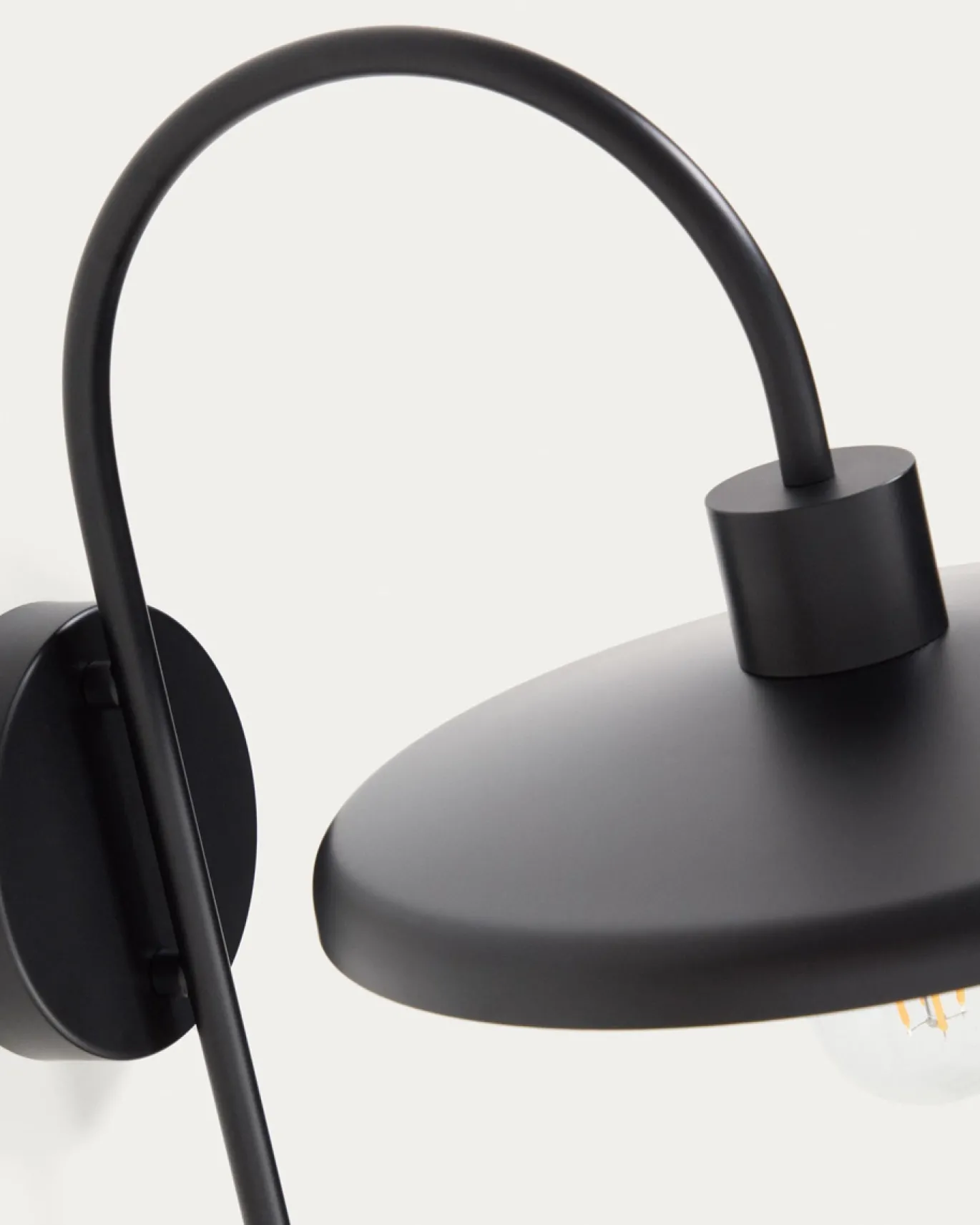 Kave Home Wandlamp Nuvira Gesatineerd Zwart Metaal
