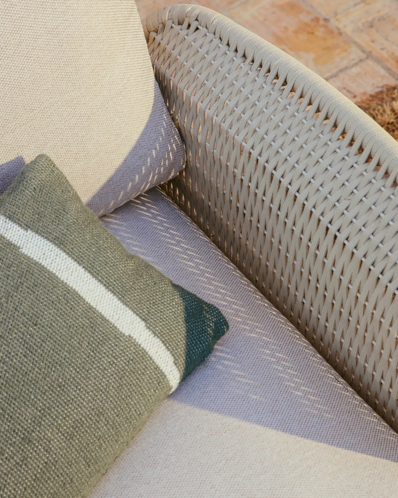 Kave Home 2-Zitsbank Alipa Acaciahout Beige 165cm