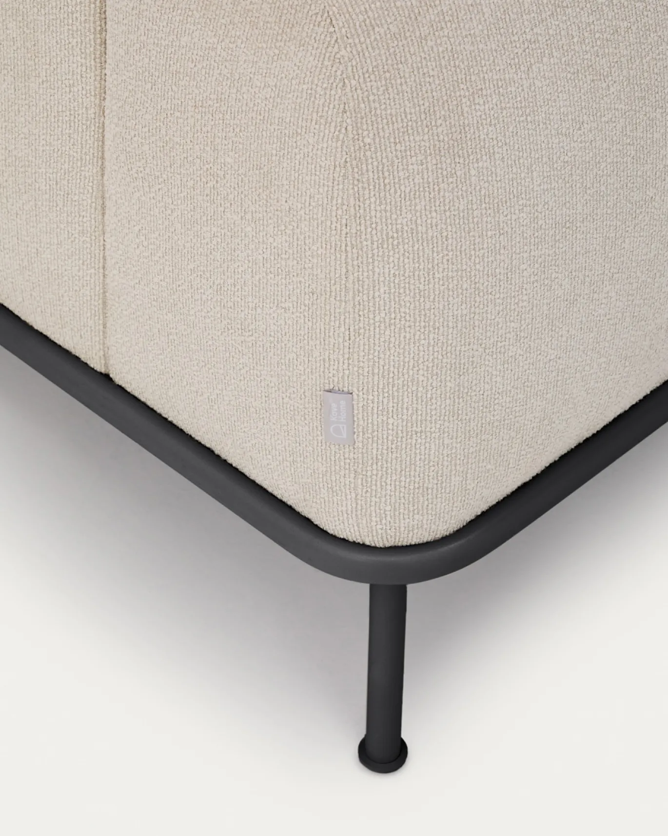 Kave Home 3-zitsbank Aurum Ecru en Matgrijs Onderstel 234cm