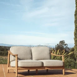 Kave Home 2-Zitsbank Elunda Massief Teakhout 149cm