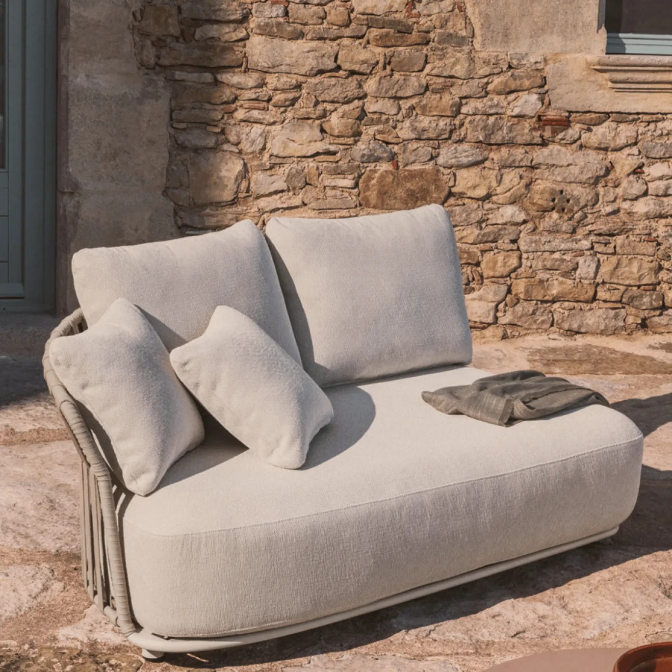 Kave Home 2-Zitsbank Osani Aluminium Taupe Touw Beige 170cm
