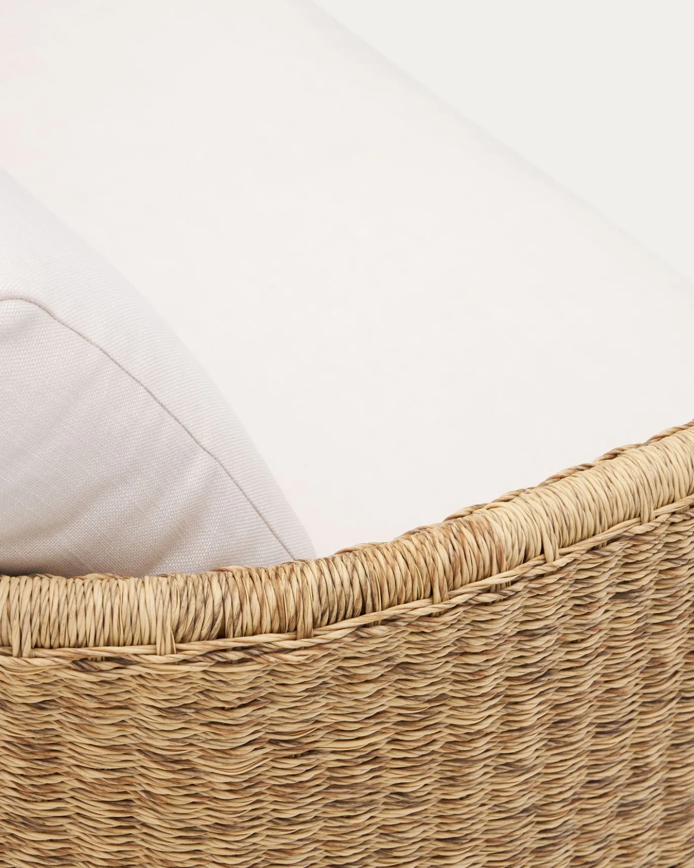 Kave Home 3-zitsbank Xoriguer Rotan en Massief Eucalyptushout 223cm
