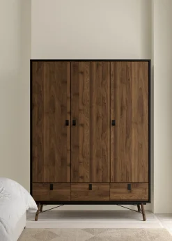 Kledingkast Ry Noten Mat Zwart 3-deurs + 3-lades - Giga Living