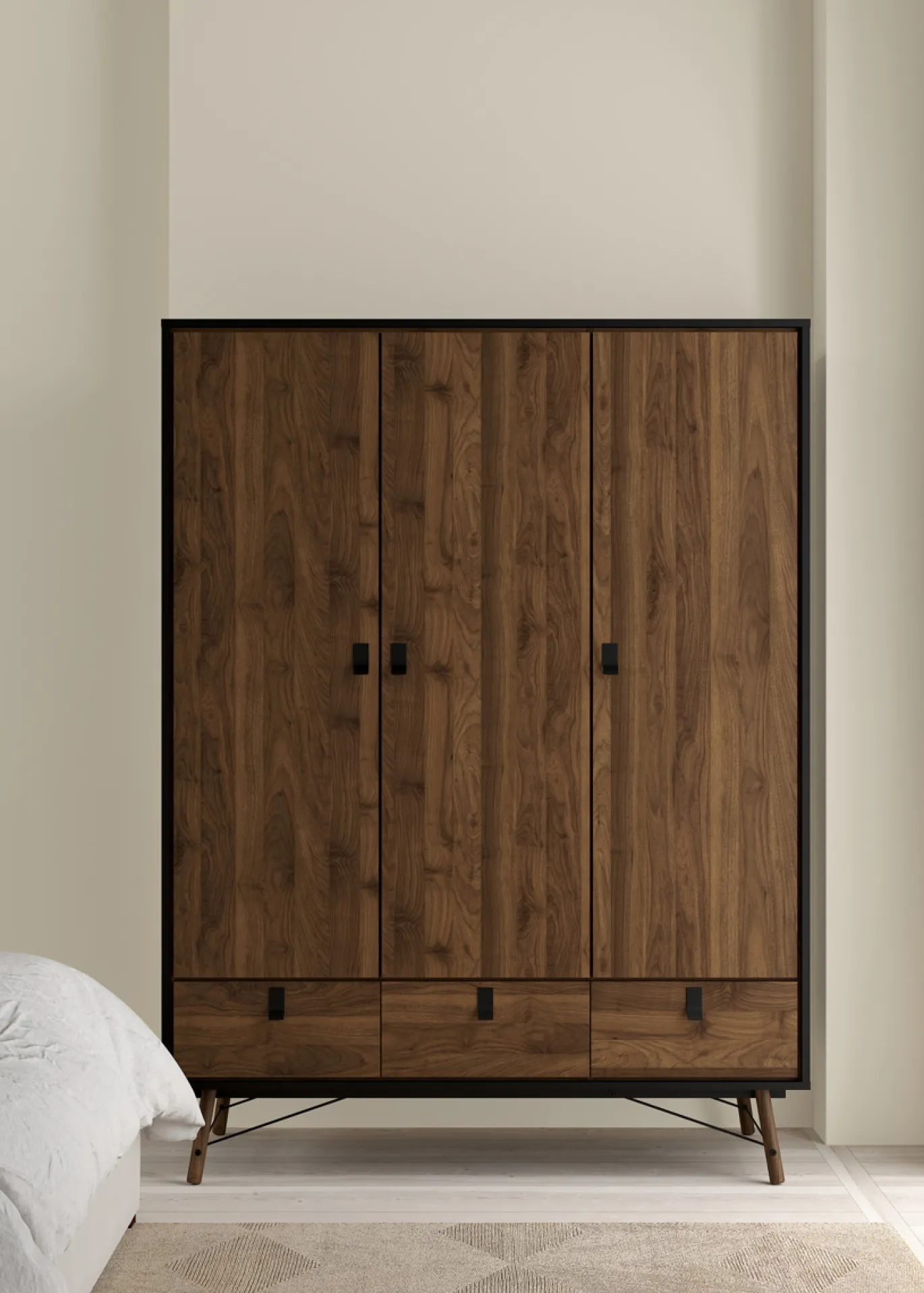 Kledingkast Ry Noten Mat Zwart 3-deurs + 3-lades - Giga Living