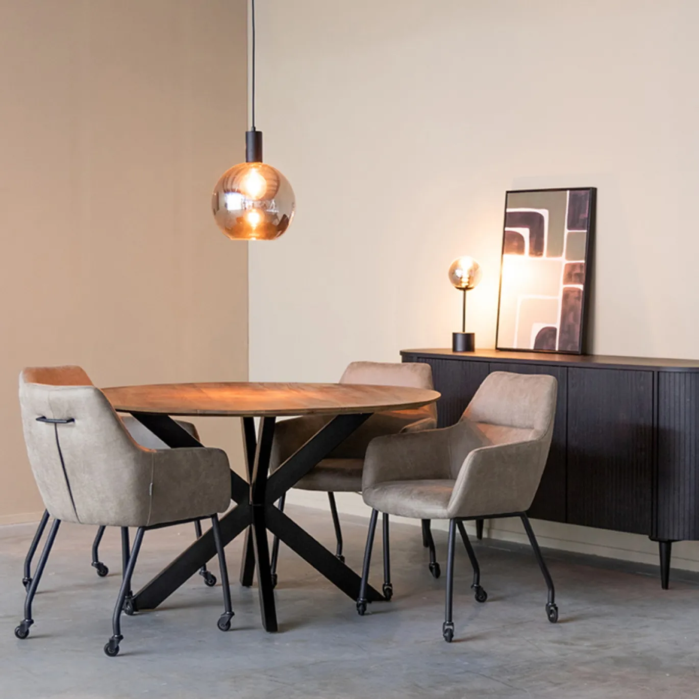 LABEL51 Eettafel Otis Espresso Mangohout Ø130cm