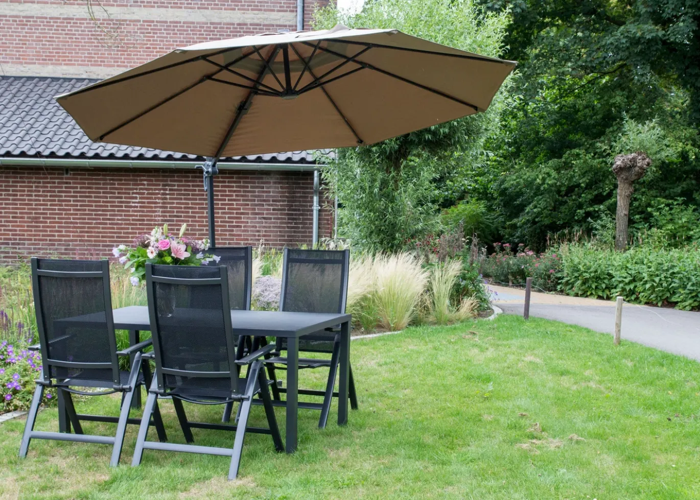 Lesli Living Zweefparasol Libra Taupe Ø3Mtr