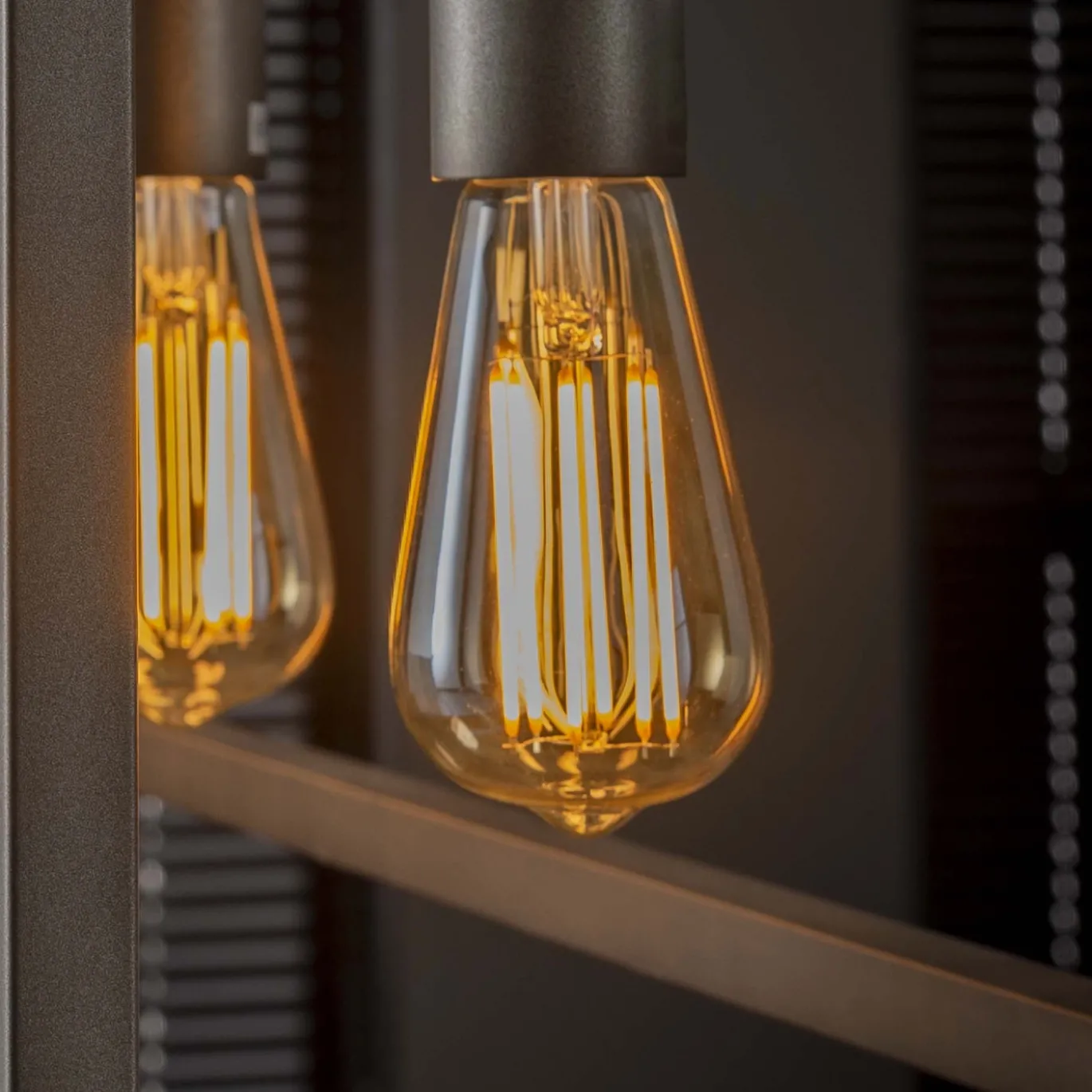 Lichtbron LED filament druppel - E27 6W 2100K 450lm dimbaar / Amberkleurig glas - Giga Meubel