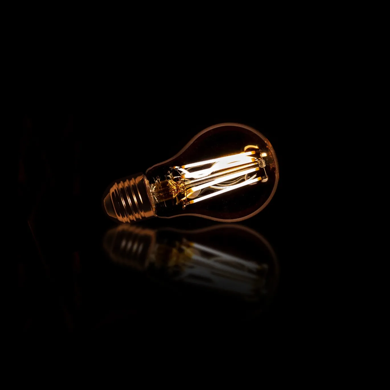 Lichtbron LED Filament Peer E27 6W 2100K 450Lm Dimbaar Amberkleurig Glas - Giga Meubel