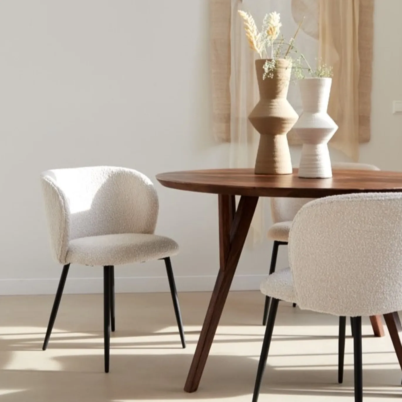 Light & Living Eettafel Quenza Acaciahout Donkerbruin Ø140cm
