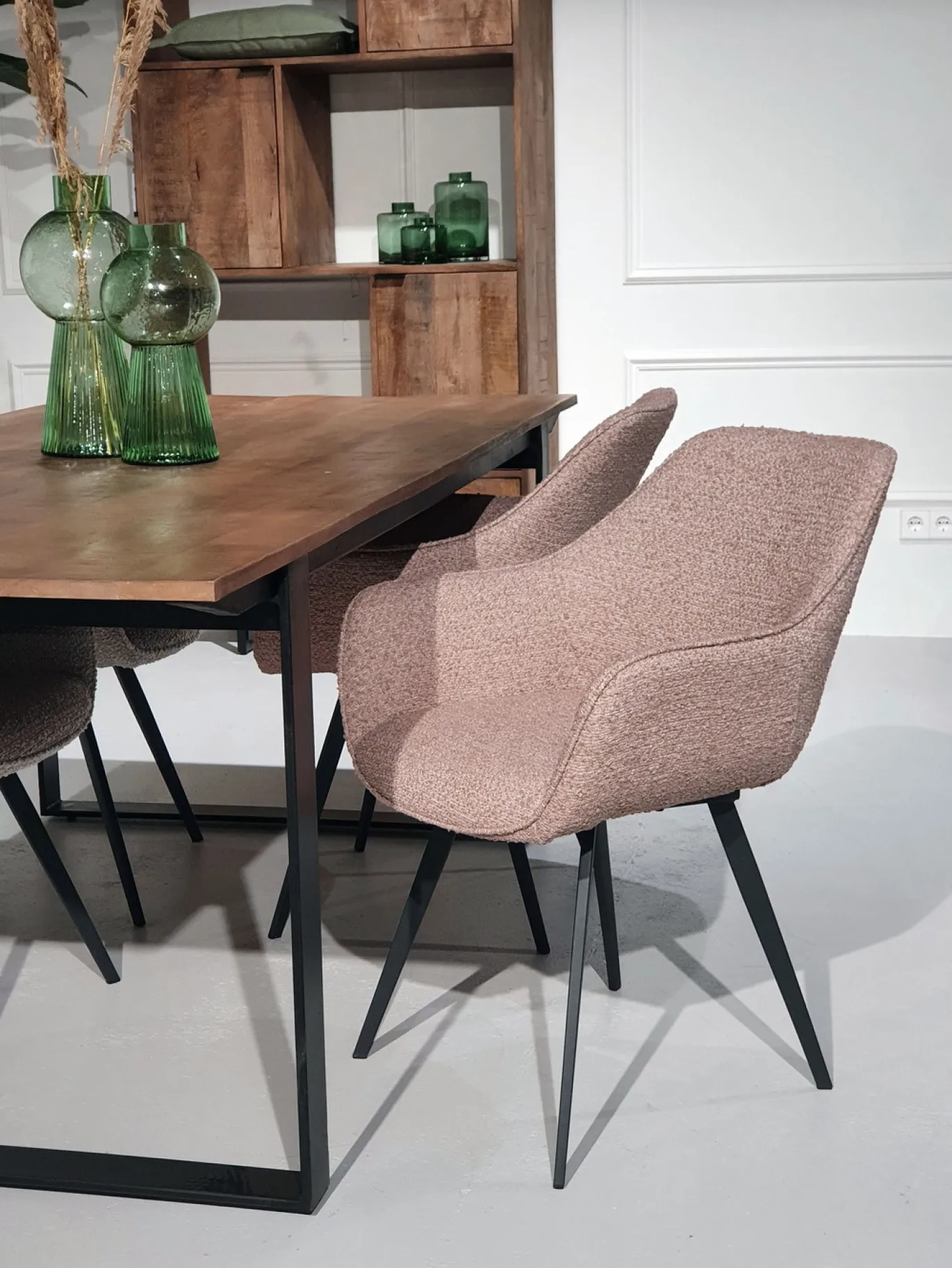 Livingfurn Eetkamerstoel Luca Boucle Vintage Pink