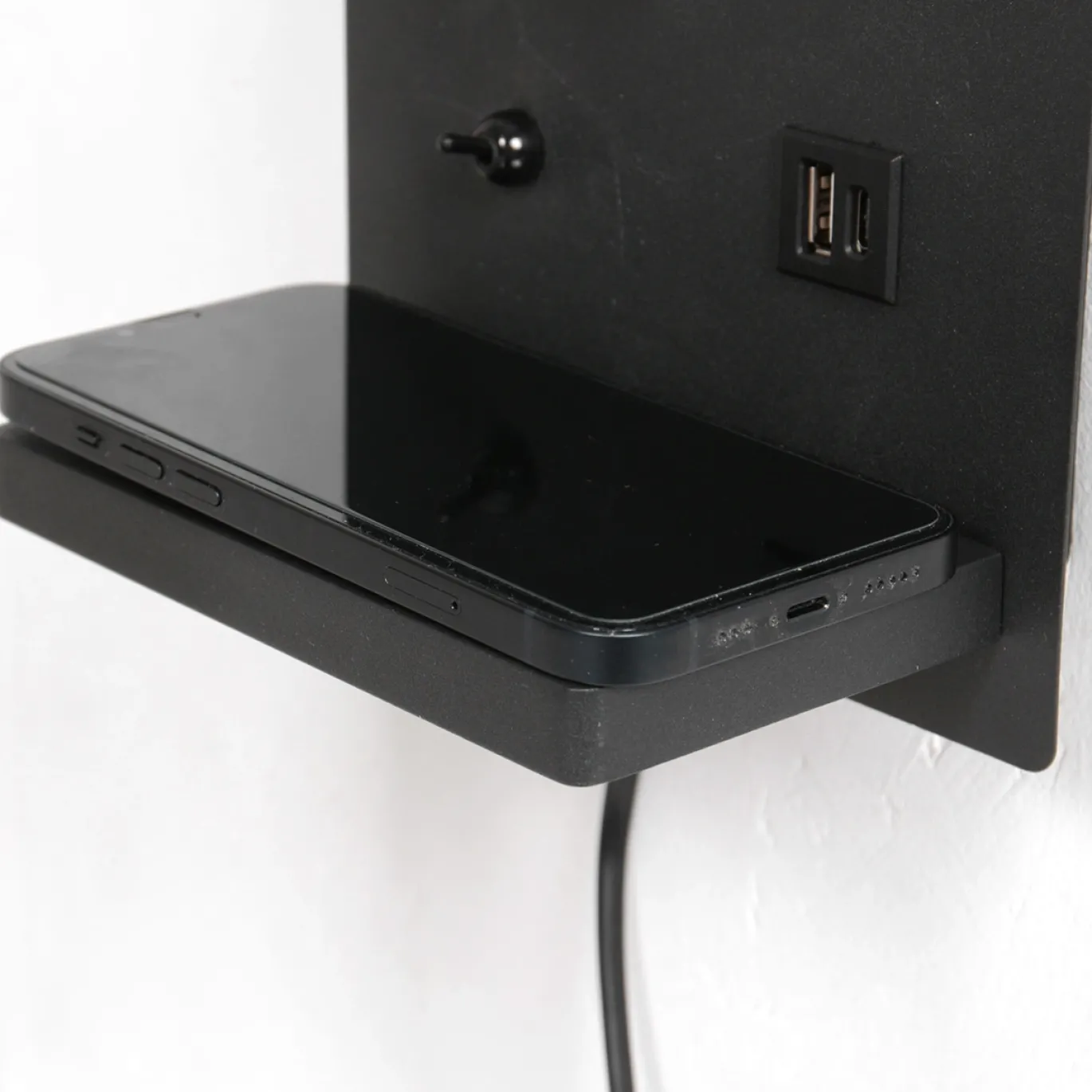 Mexlite Wandlamp Upround Zwart met Draadloze Telefoonlader