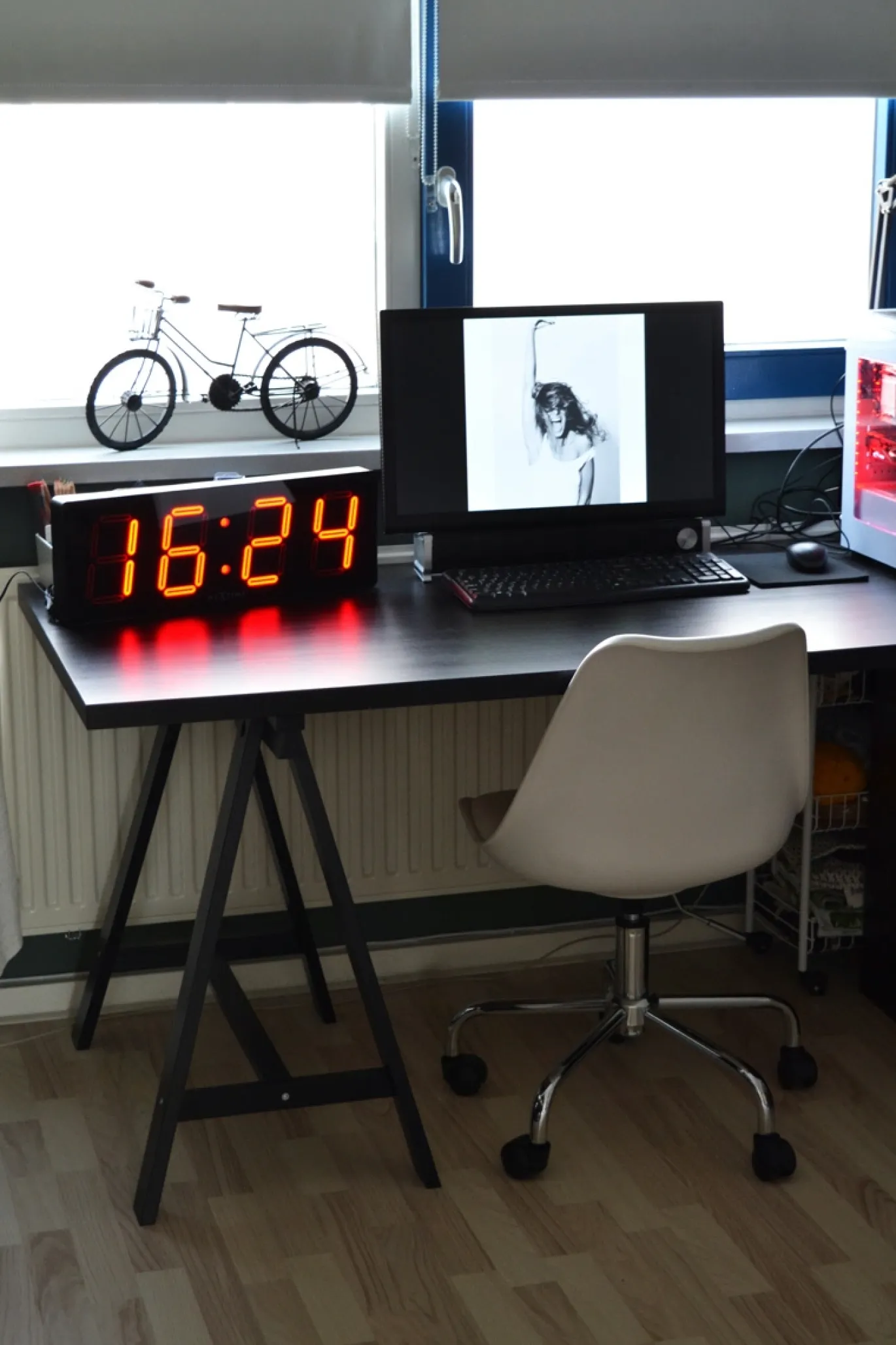 NeXtime Tafel/Wandklok Big D Zwart