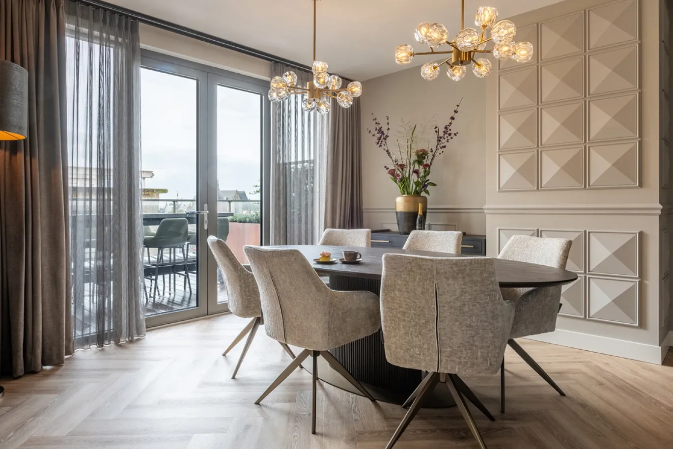 Richmond Eettafel Luxor Ovaal 235cm Bruin