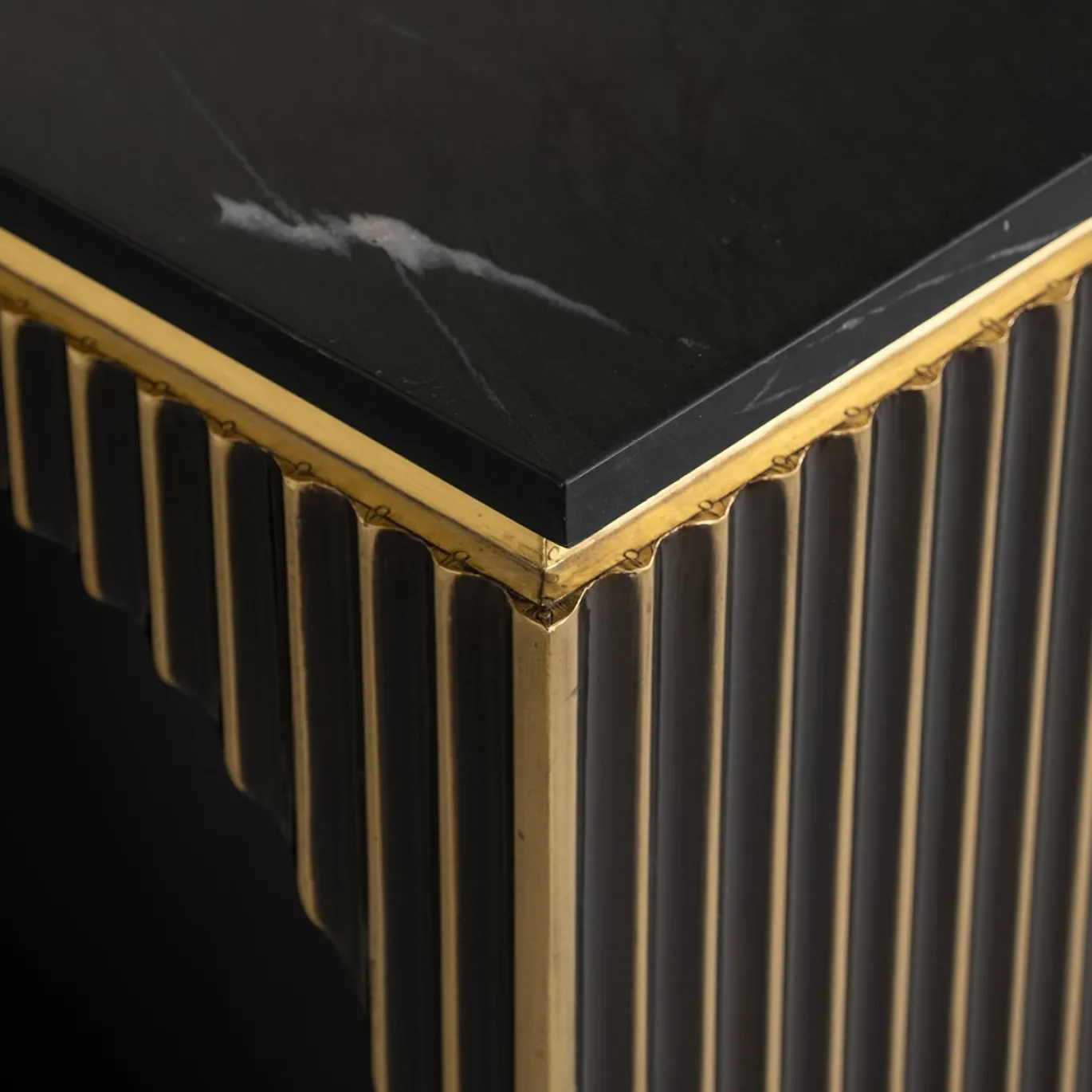 Richmond Sidetable Les Arcs Brass 160cm