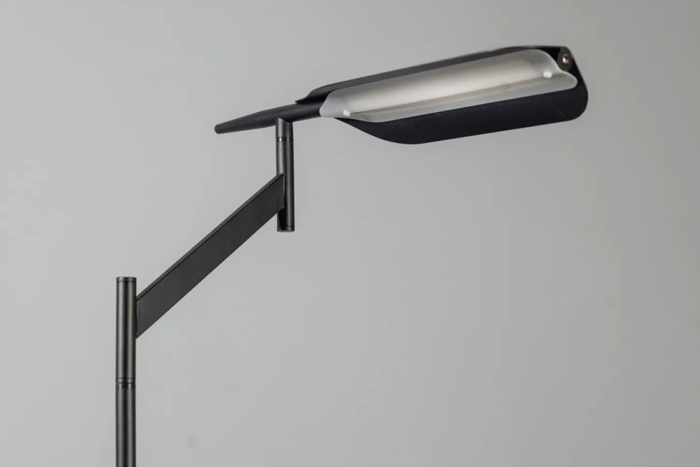 Tafellamp Wing LED Zwart - Giga Meubel