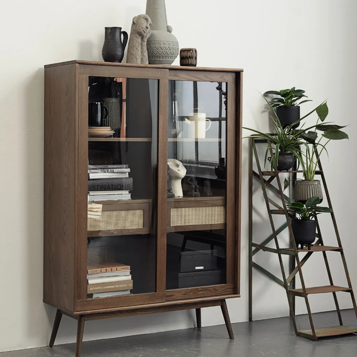 Vitrinekast Barrali Smoked Eiken 160cm - Giga Living