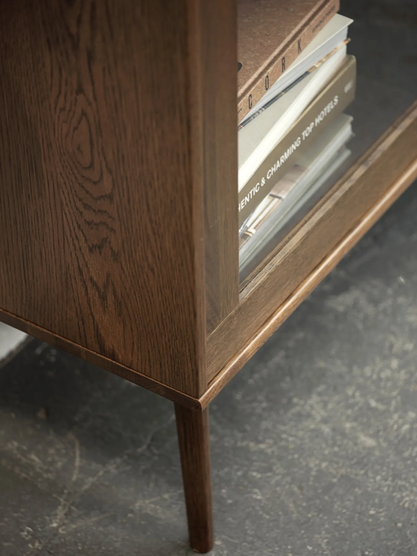 Vitrinekast Barrali Smoked Eiken 160cm - Giga Living