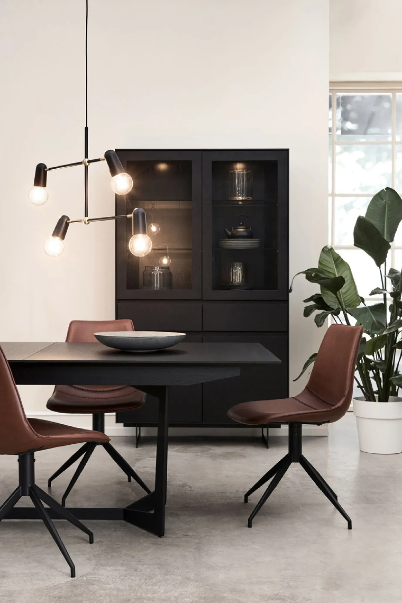 Vitrinekast Tokyo Zwart 190cm - Giga Meubel