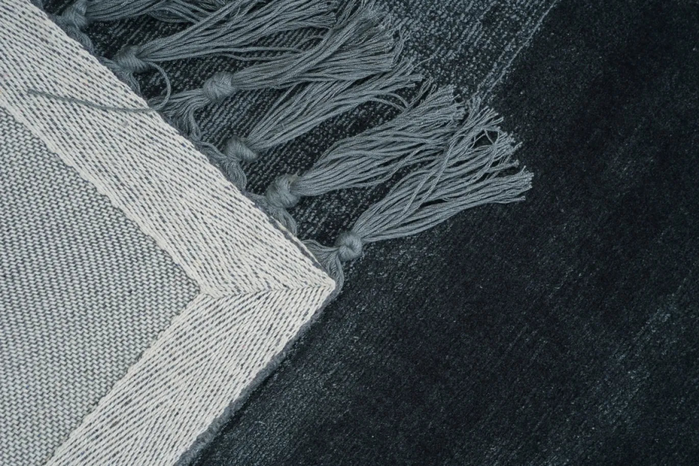 Vloerkleed Ebony Zwart 195x300cm - Giga Living