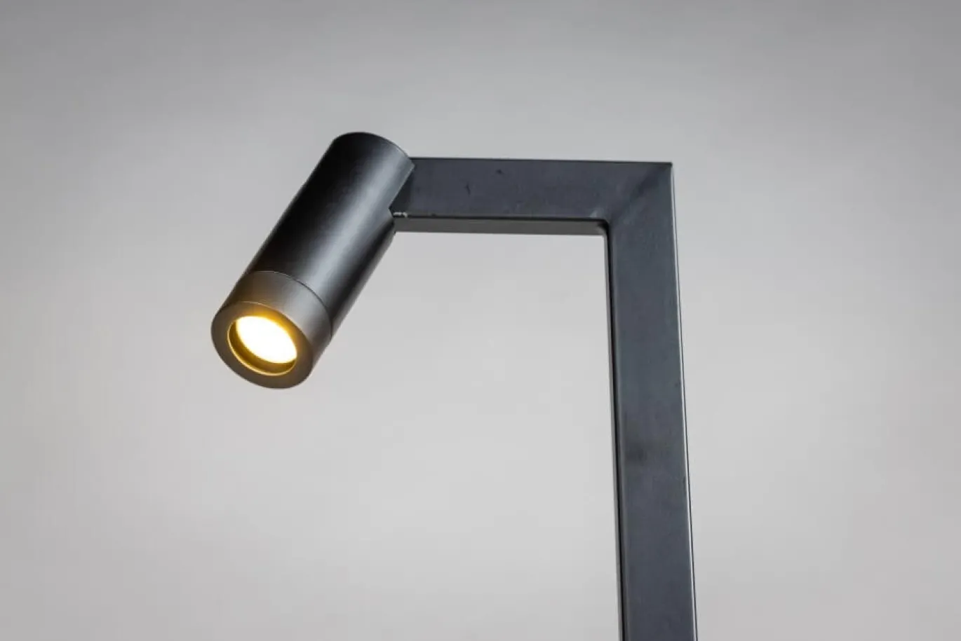 Vloerlamp Miller Zwart 1-Lichts - Giga Meubel
