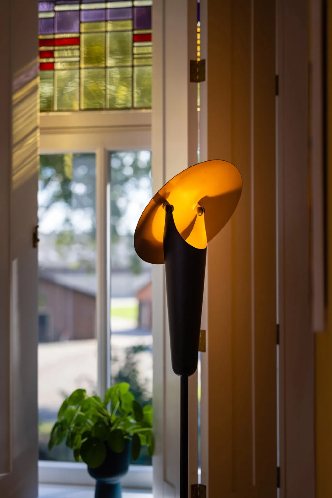 Vloerlamp The Britt Zwart/Messing - Giga Meubel