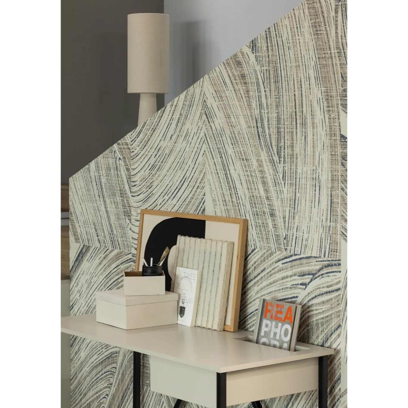 Woood Bureau New Julius Grenen Dust