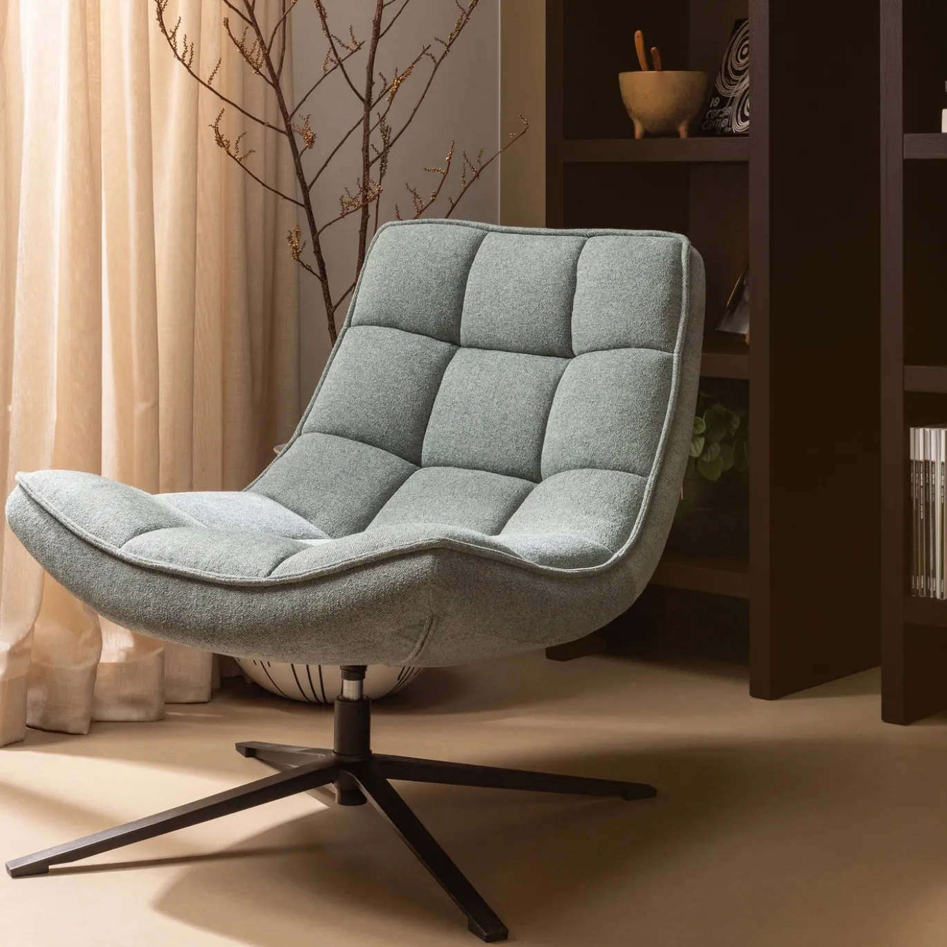 Woood Draaifauteuil Maudi Blauw