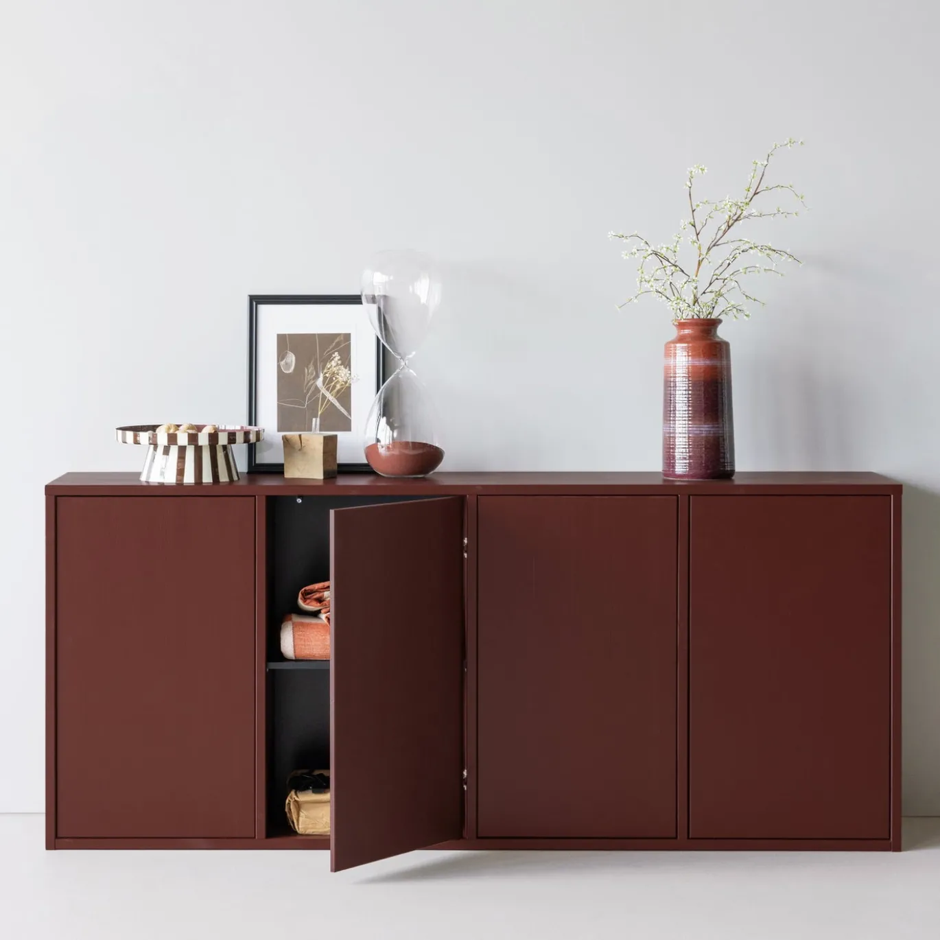 Woood Dressoir Merel Grenen Bordeauxrood