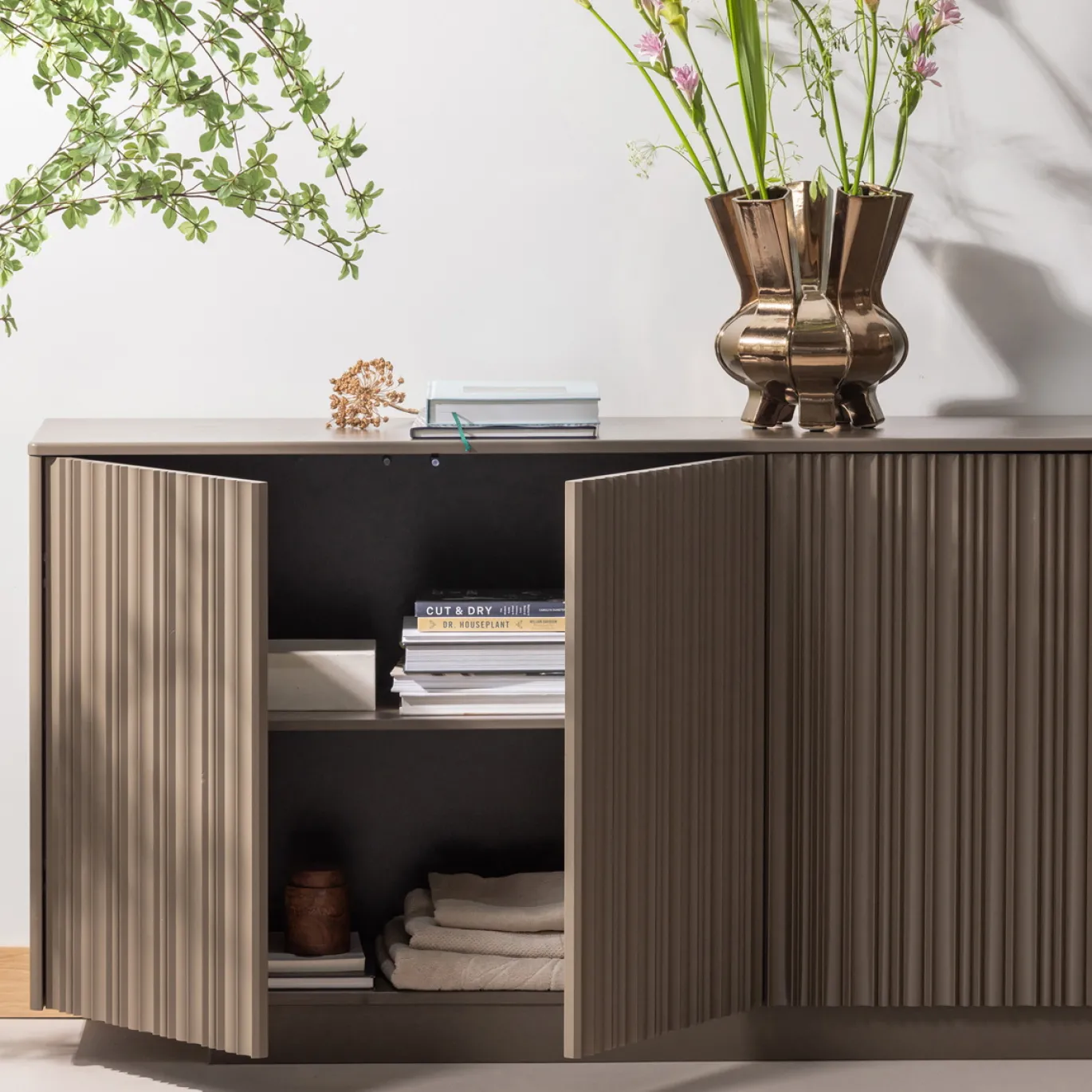 Woood Dressoir Nova 200cm Grenen Truffel Bruin