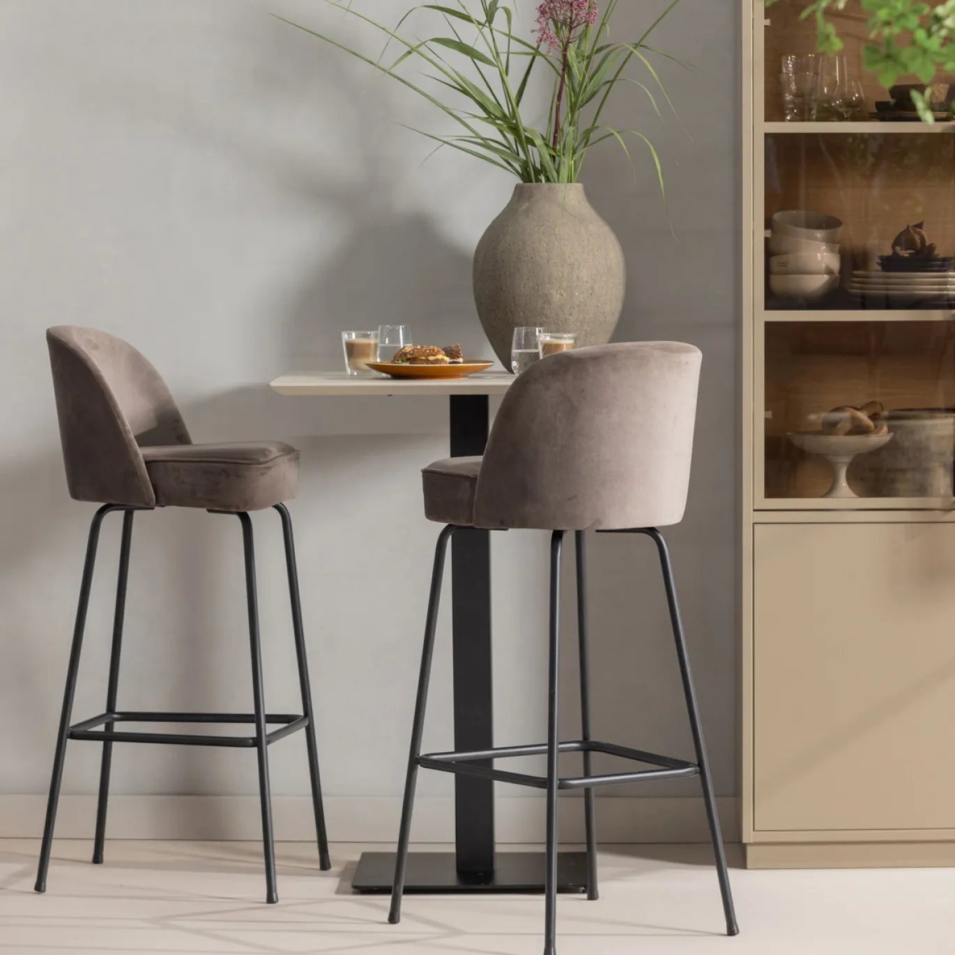 Woood Vierkante Bartafel Bistro Poot Metaal Zwart 105x50x50cm