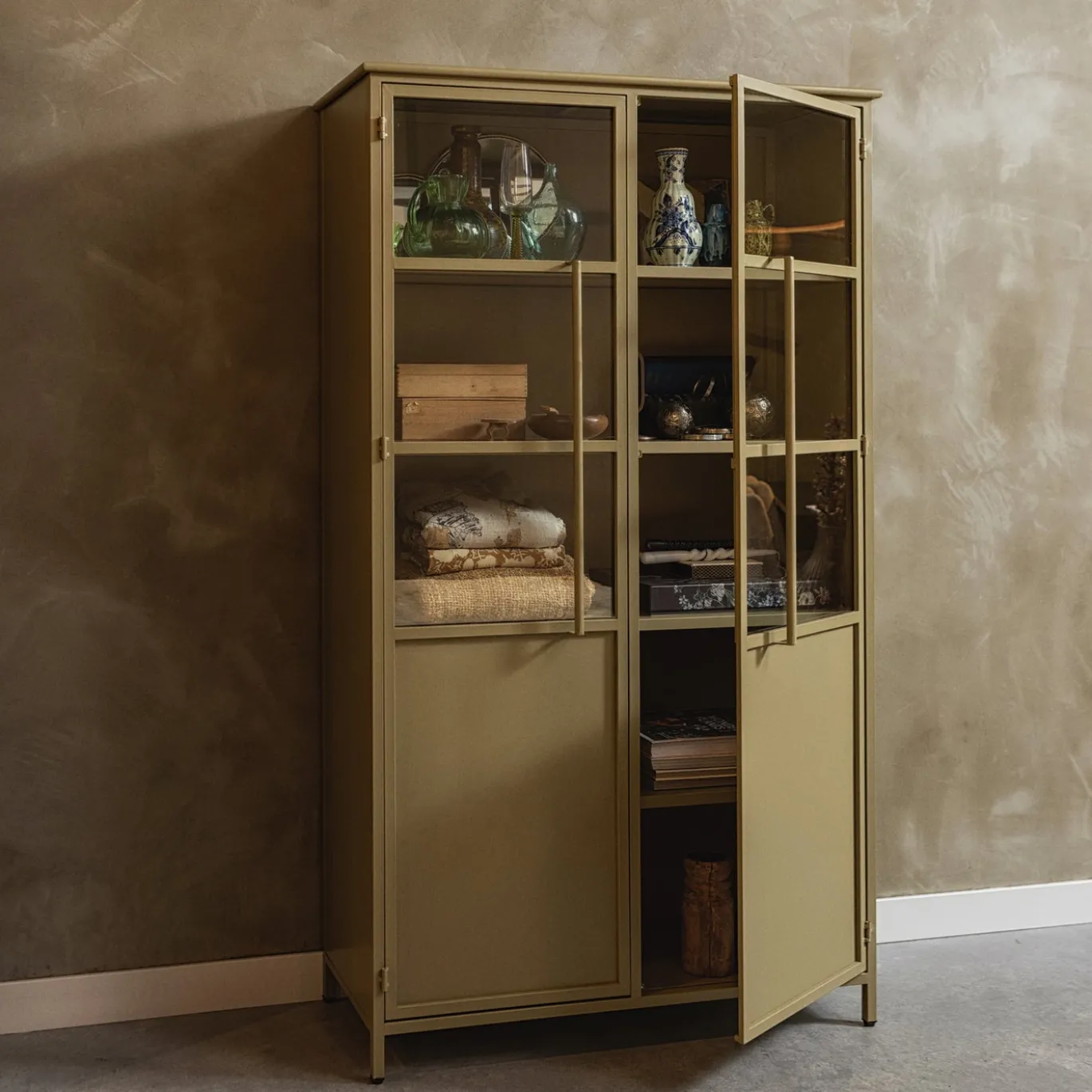Woood Vitrinekast Exhibit Metaal Khaki 2-Deurs